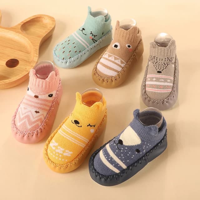Meias de bebê sapatos infantis cor combinando bonito crianças meninos sapatos boneca sola macia criança piso tênis da criança meninas primeiros caminhantes